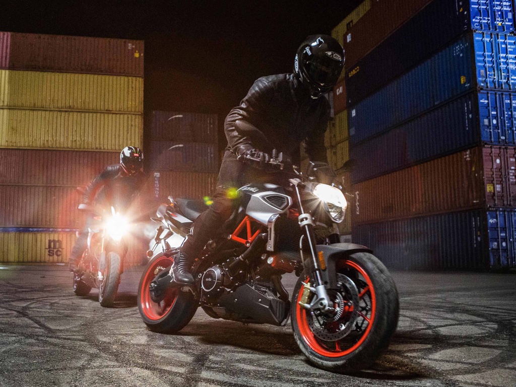 Фото мотоцикла Aprilia Shiver 900